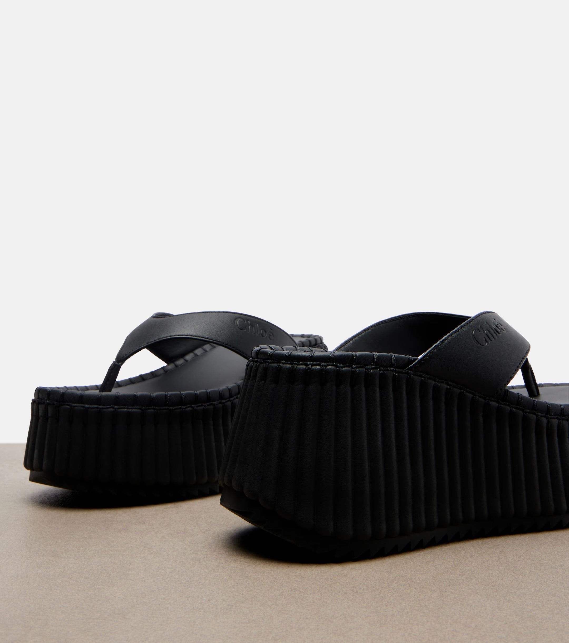 Chloé Nama Leather Platform Thong Sandals – Black