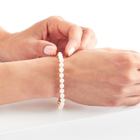 Mappin & Webb 18ct Yellow Gold Akoya Pearl Bracelet
