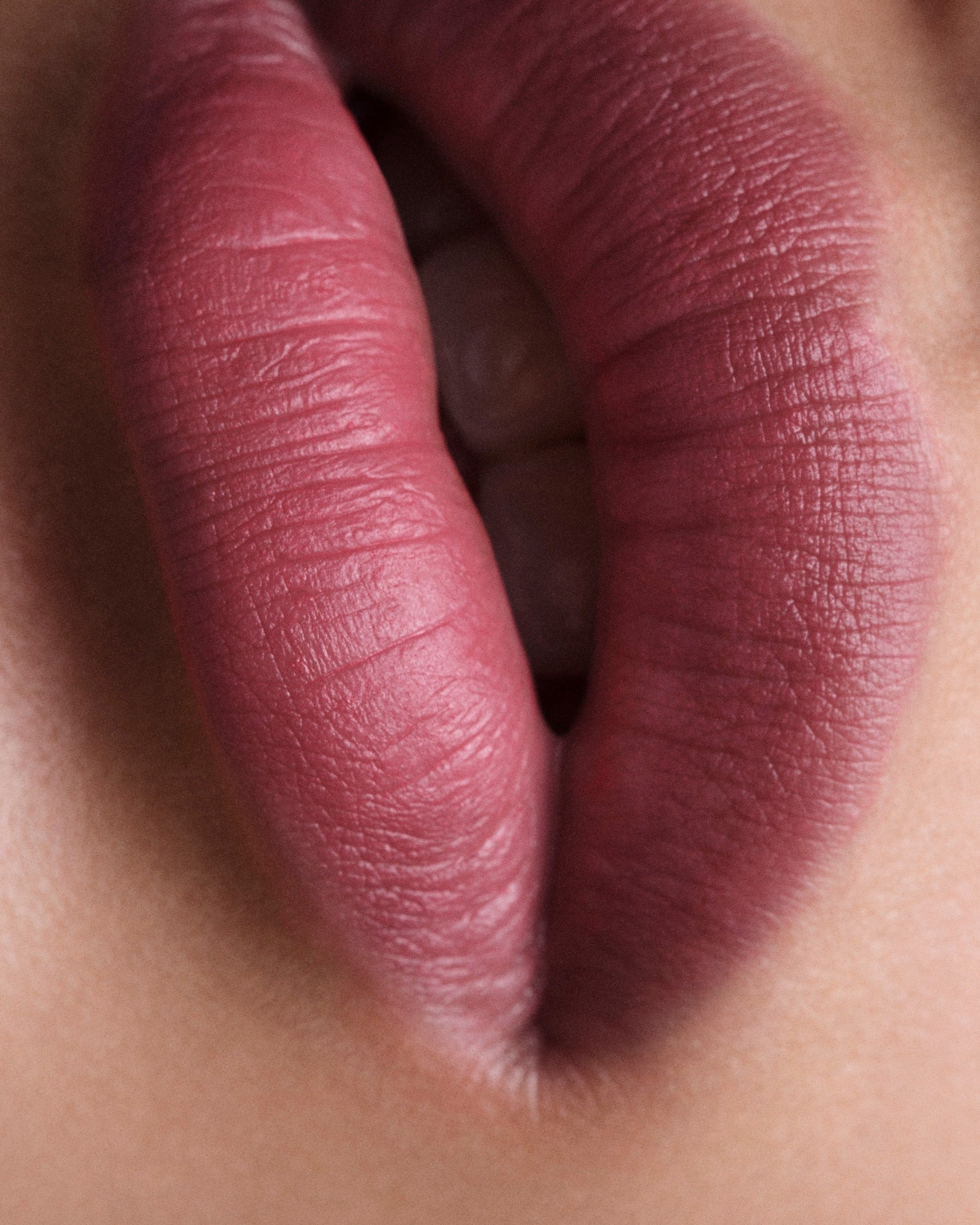 Prada Monochrome Soft Matte Lipstick – R129 Lacca