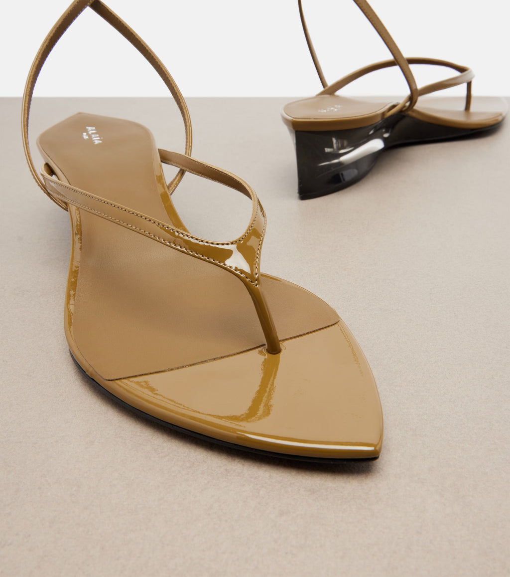 Alaïa Invisible Patent Leather Wedge Thong Sandals – Green