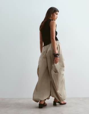 ARRANGE Ruched Barrel Utility Balloon Pant