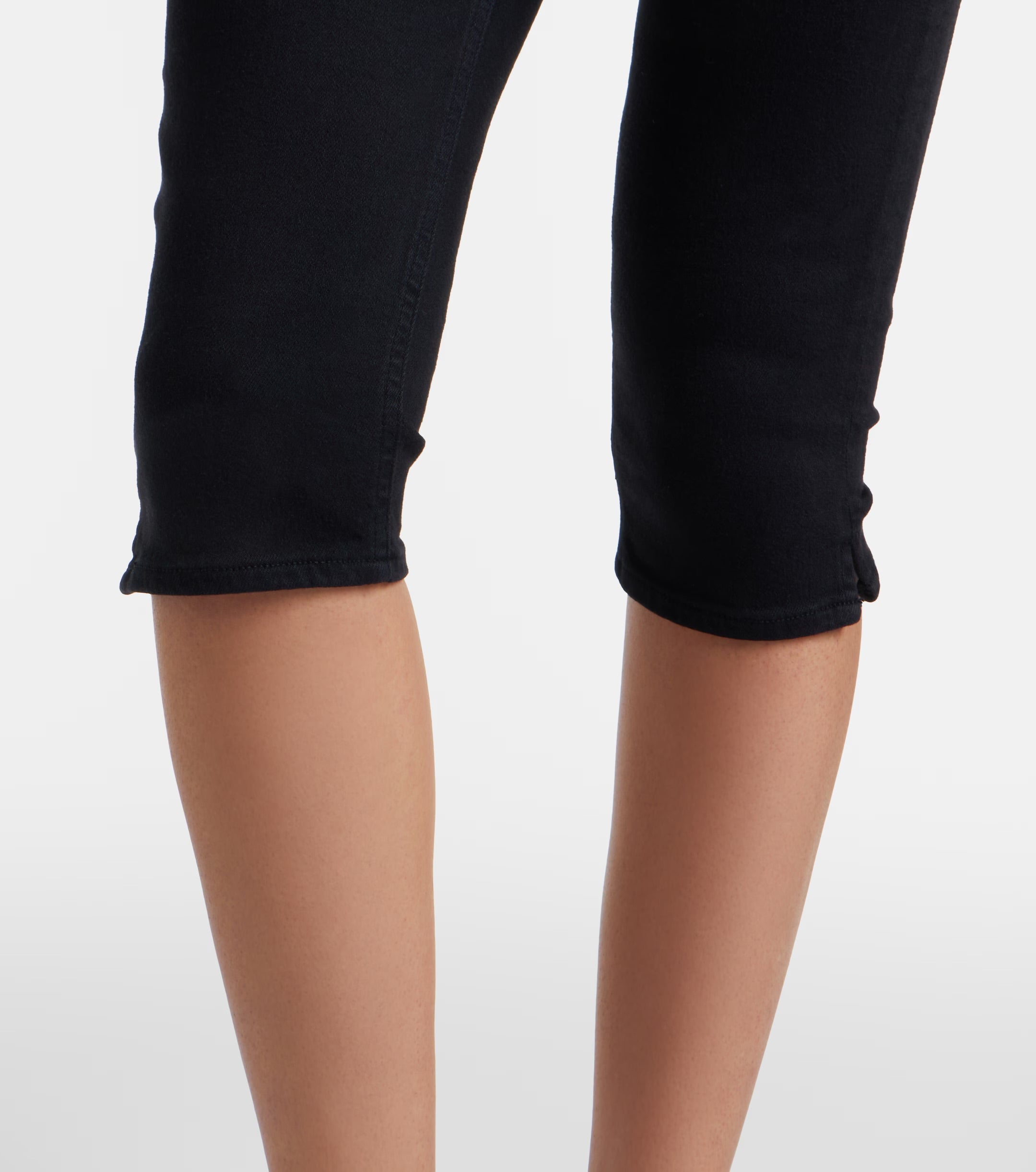 Citizens of Humanity Devin Capri Jeans in Black