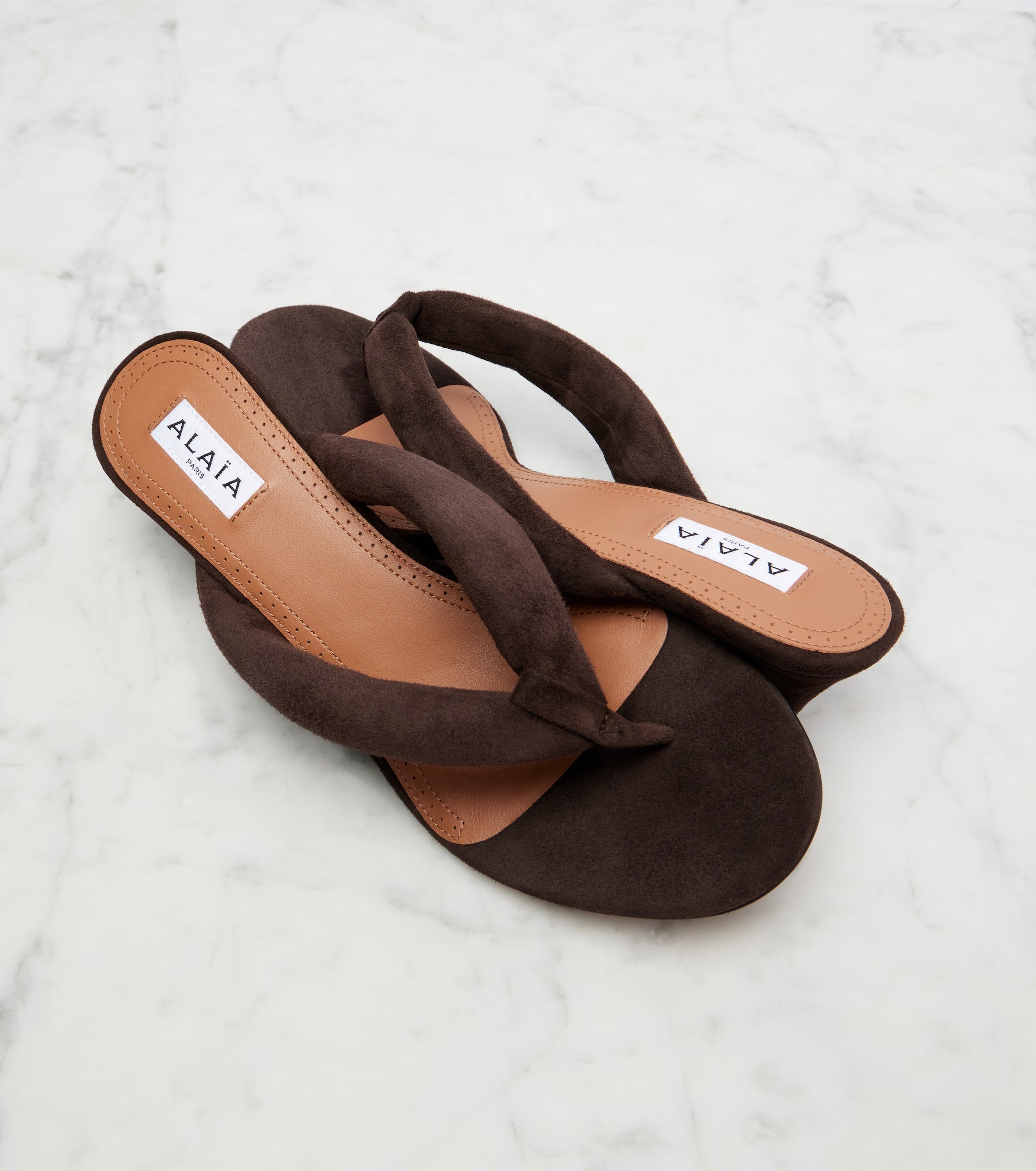 Alaïa Suede Thong Sandals – Brown