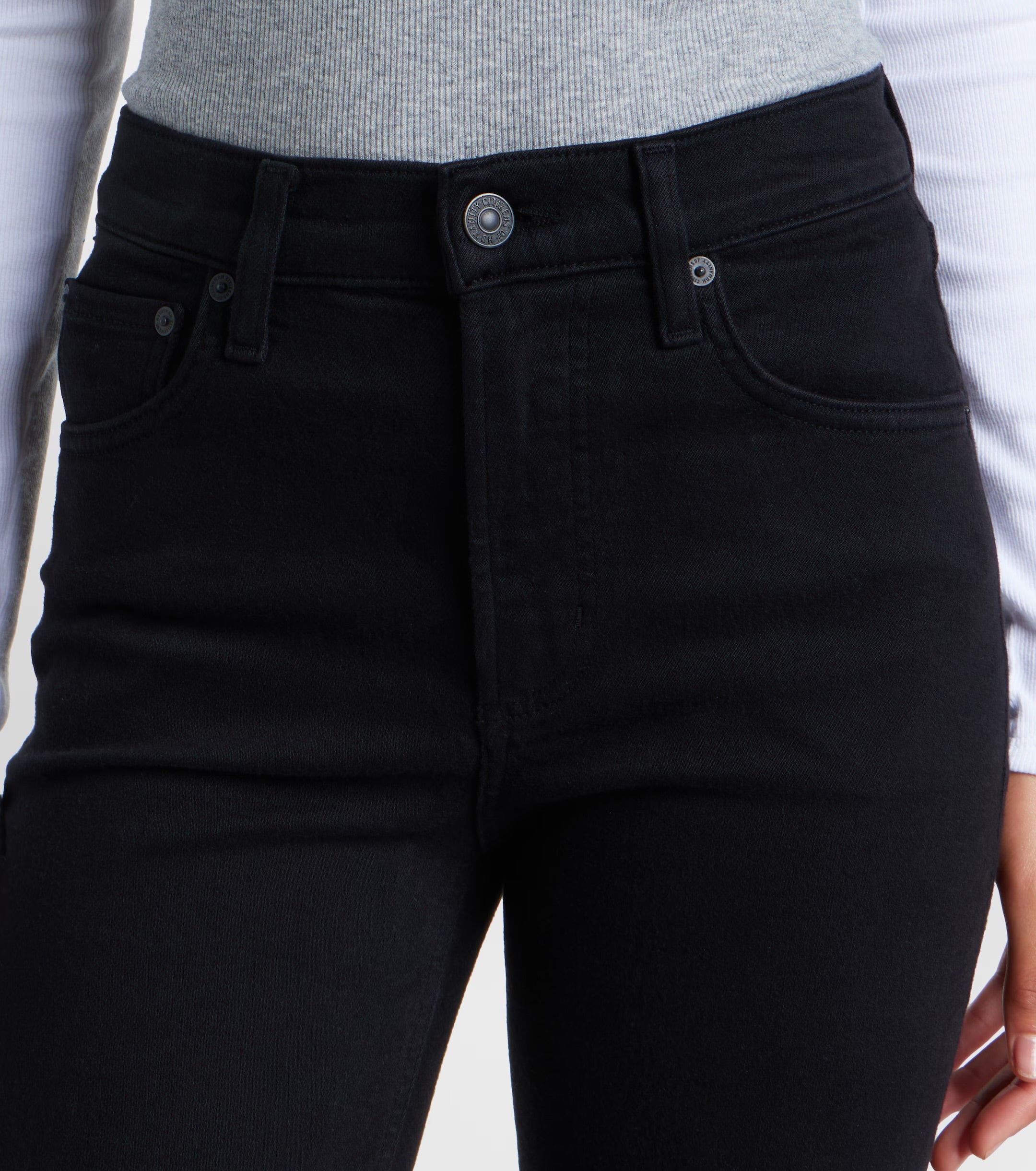 Citizens of Humanity Devin Capri Jeans in Black