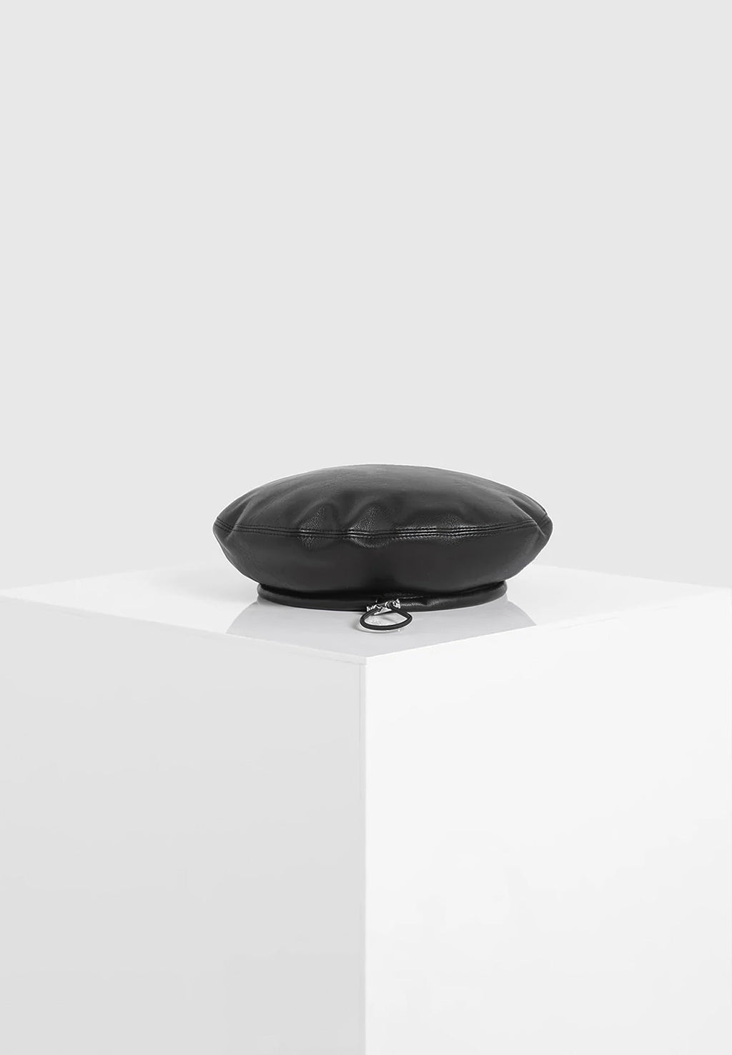 Manière De Voir Vegan Leather Beret