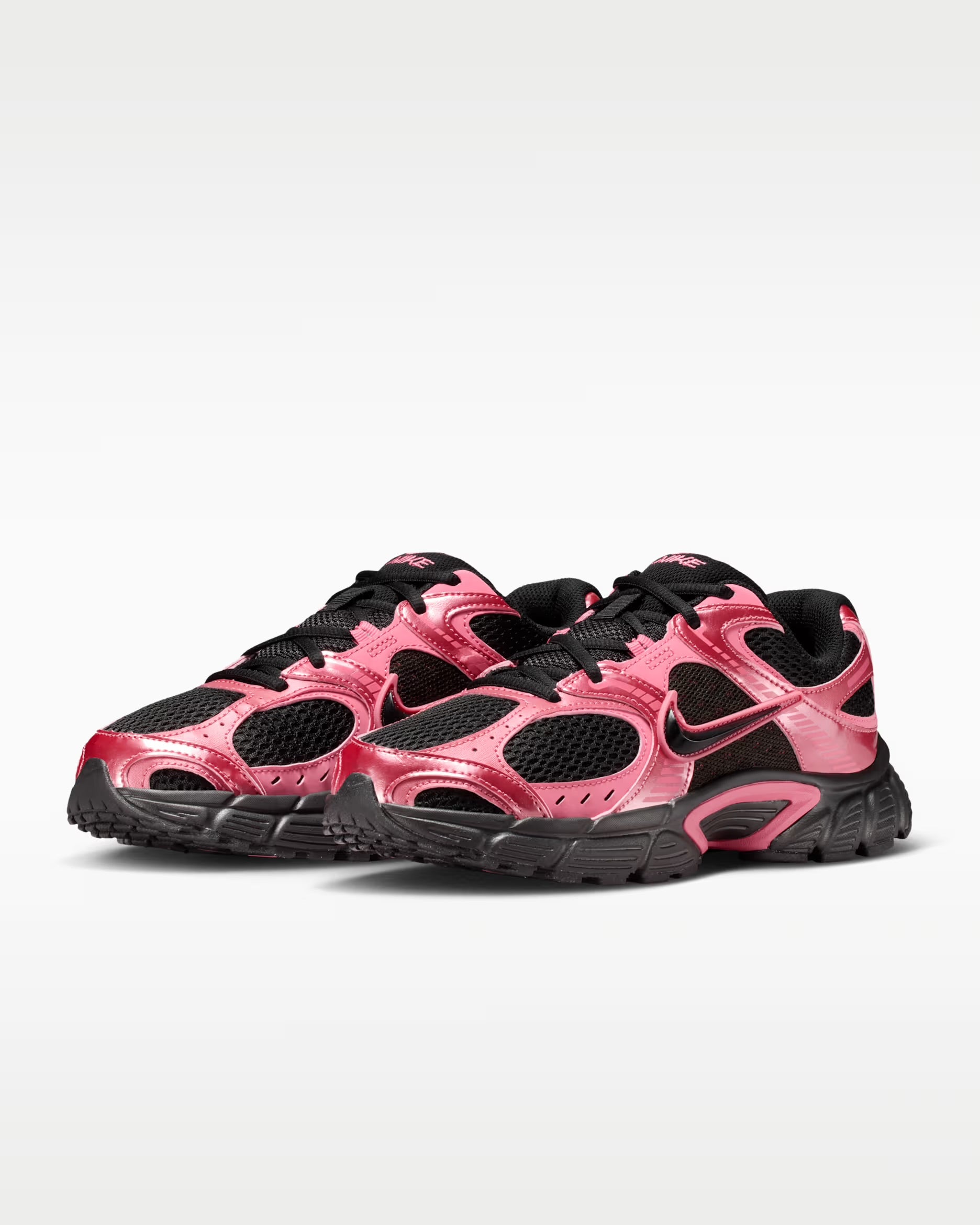 Nike V5 RNR
Women's shoes with reflective accents