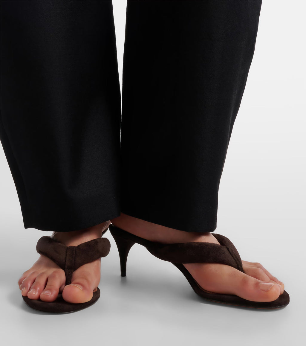 Alaïa Suede Thong Sandals – Brown