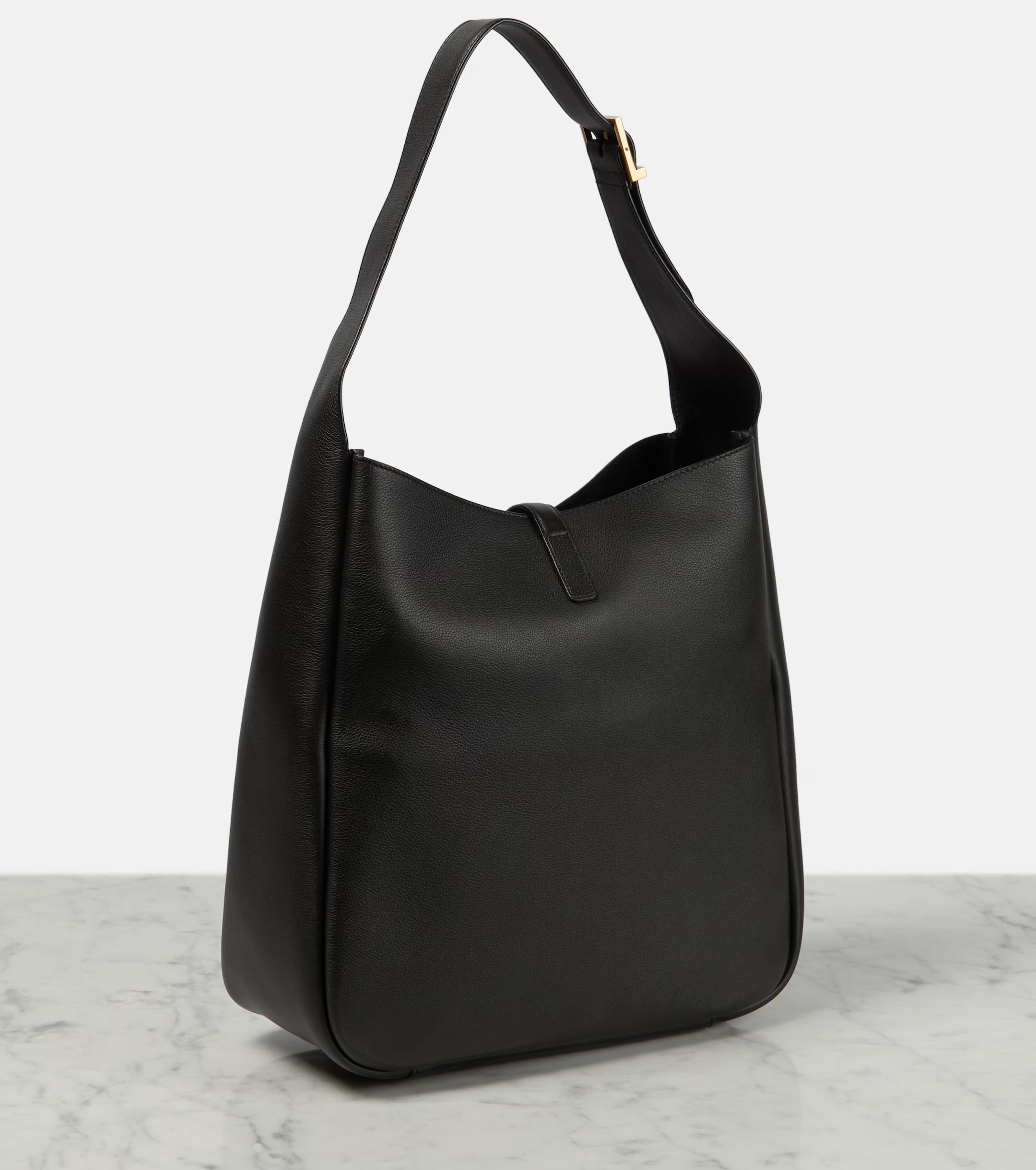 Le 5 à 7 Supple Shoulder Bag
