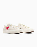 PLAY Converse Red Heart Chuck Taylor All Star '70 Low Sneakers – White