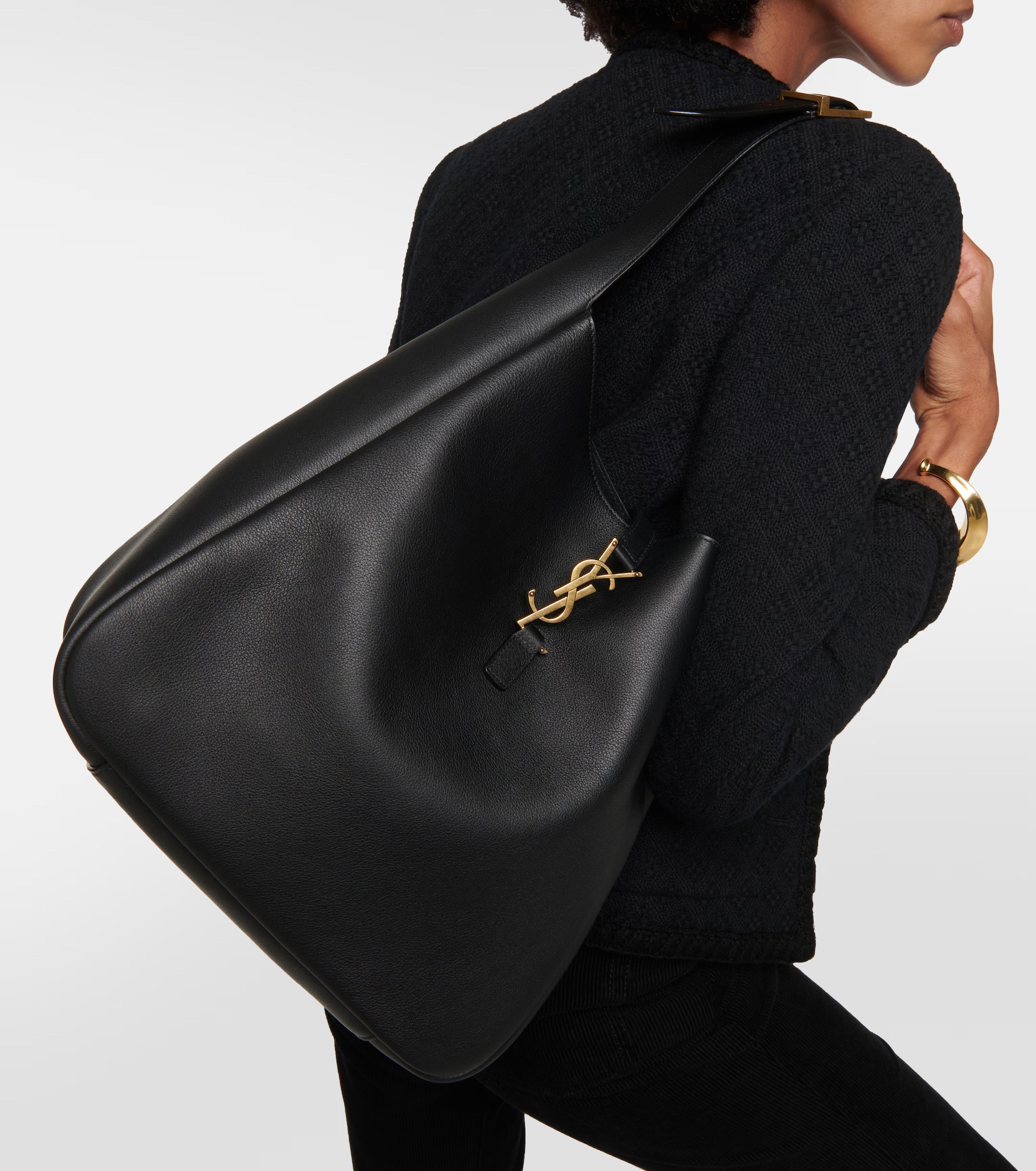 Le 5 à 7 Supple Shoulder Bag