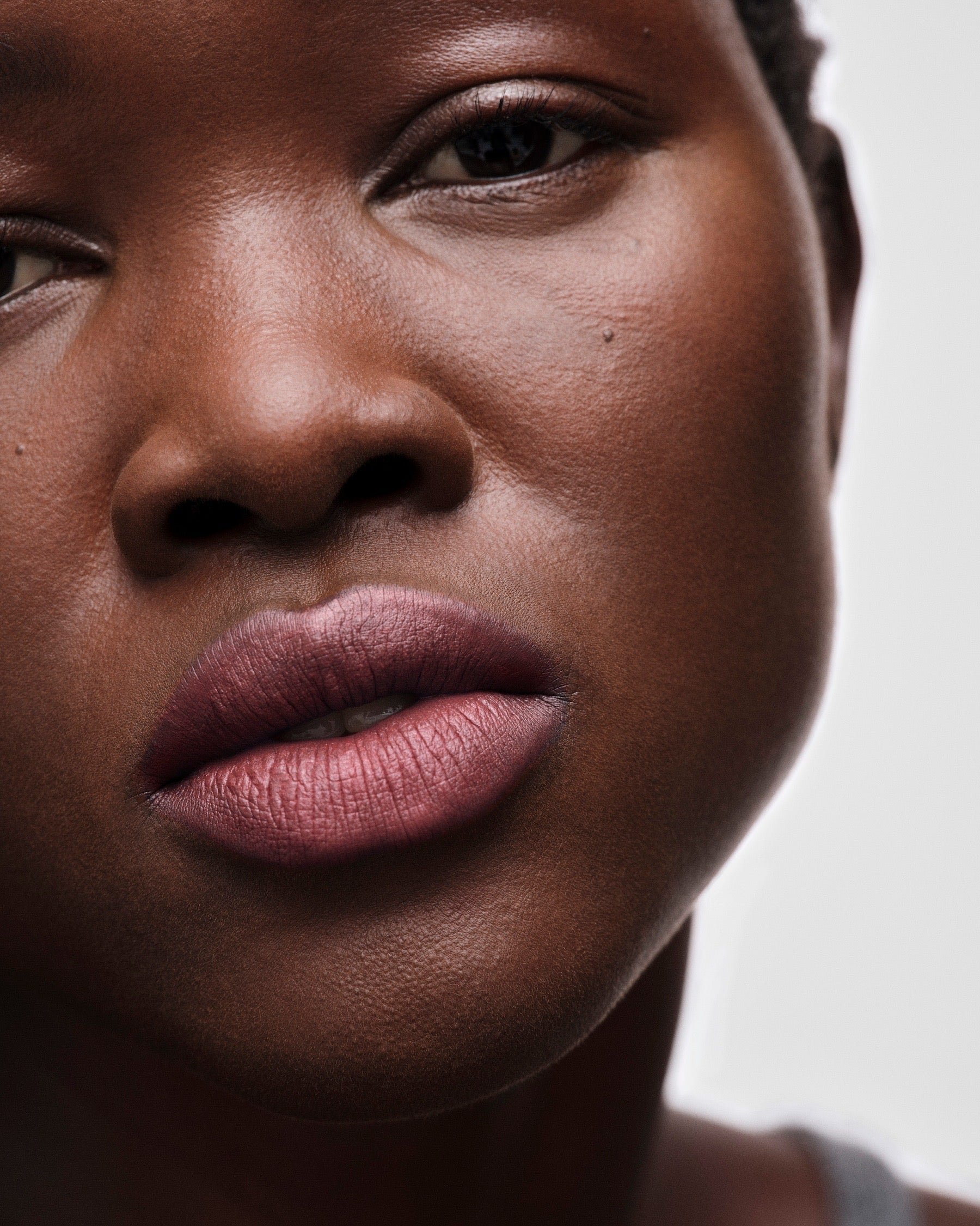 Prada Monochrome Soft Matte Lipstick – R129 Lacca