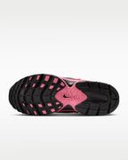 Nike V5 RNR
Women's shoes with reflective accents