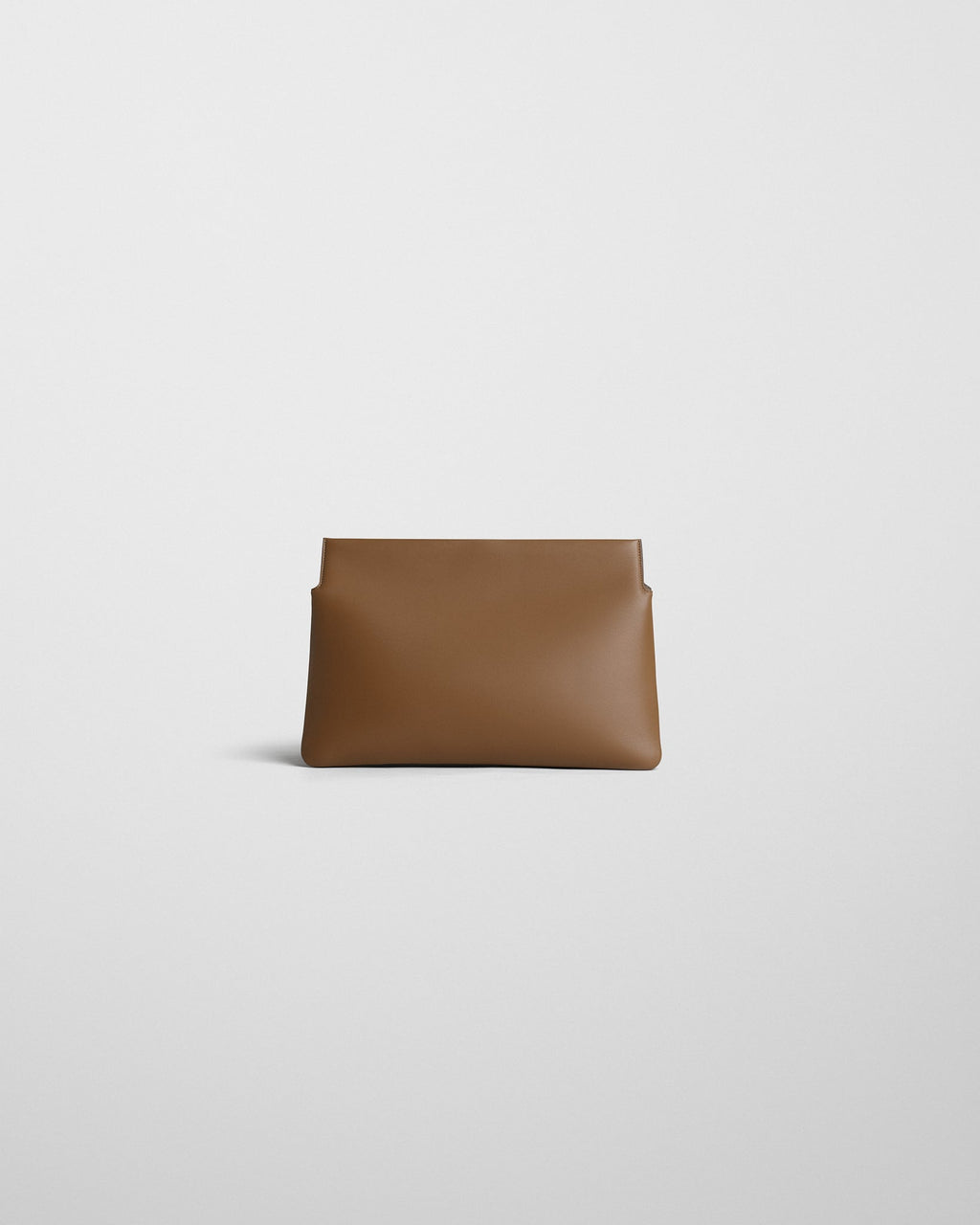 TRIPLEX CLUTCH | caramel leather