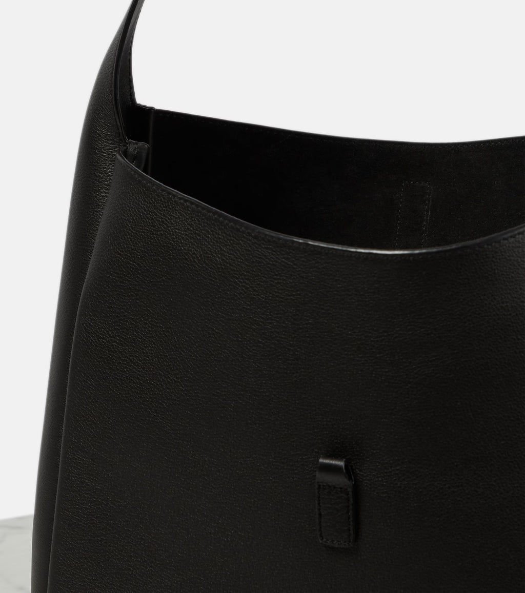 Le 5 à 7 Supple Shoulder Bag