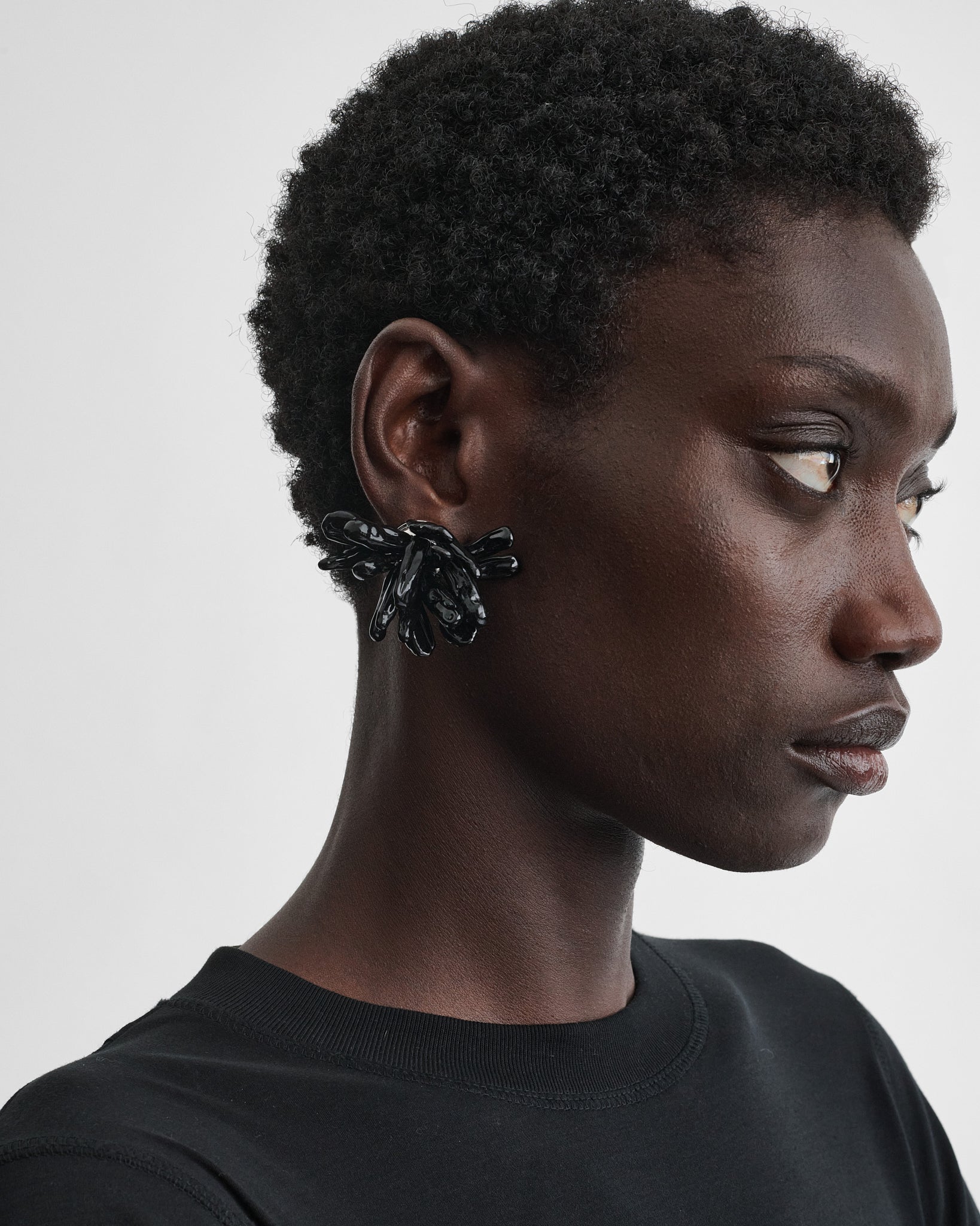 CLUSTER EARRINGS | black resin