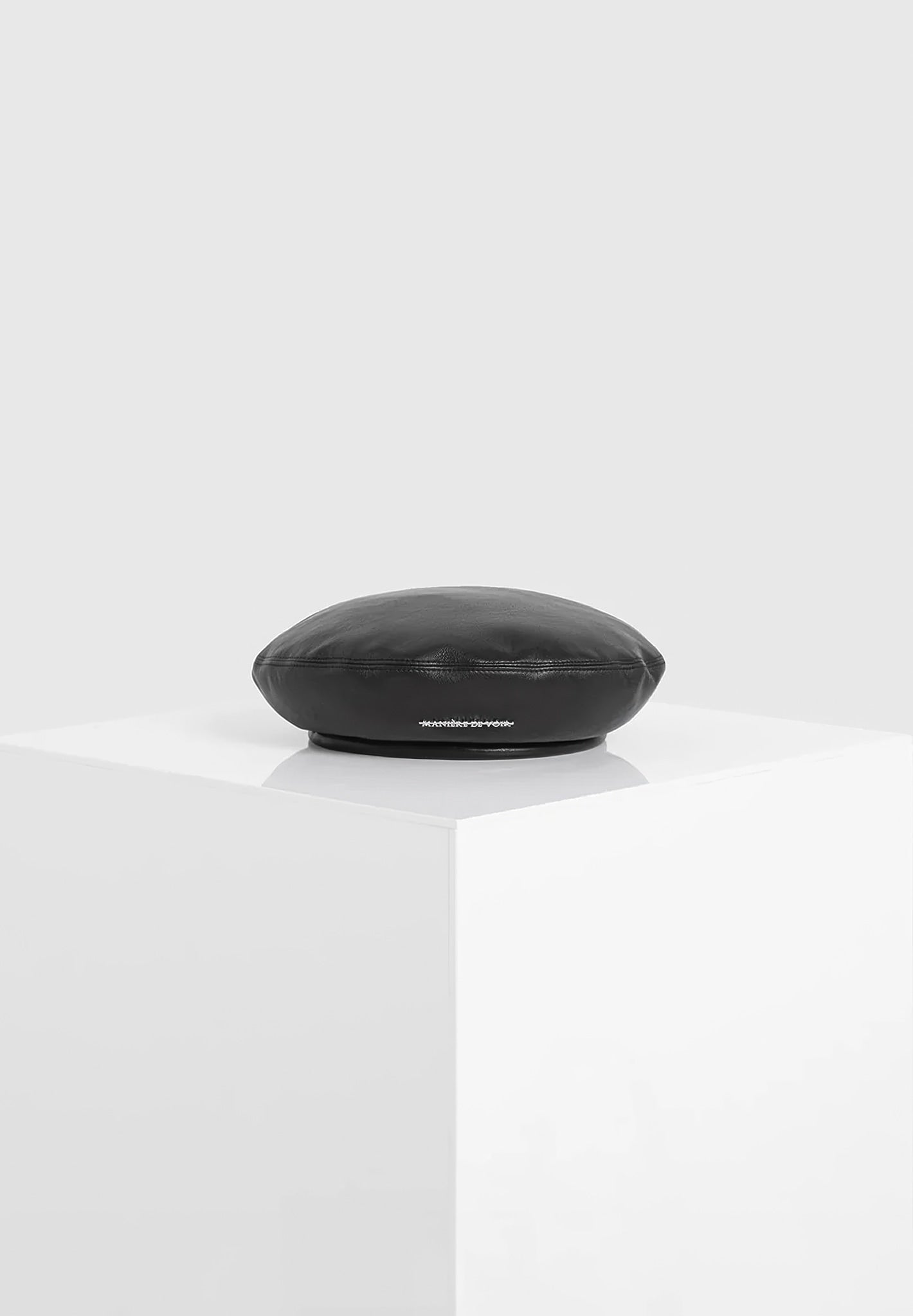 Manière De Voir Vegan Leather Beret